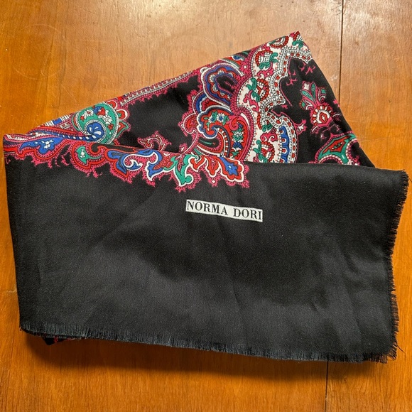 Beautiful Norma Dori Vintage large scarf - Picture 5 of 5